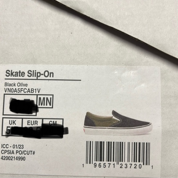 Vans WMNS Skate Slip-On
Black Olive
VN0A5FCAB1V
Sneakers - Picture 16 of 16